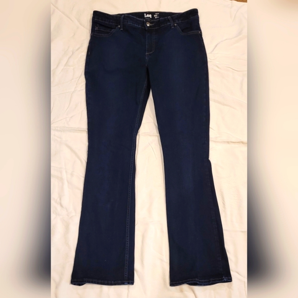 Lee Slim Fit Boot Cut Mid Rise jeans
